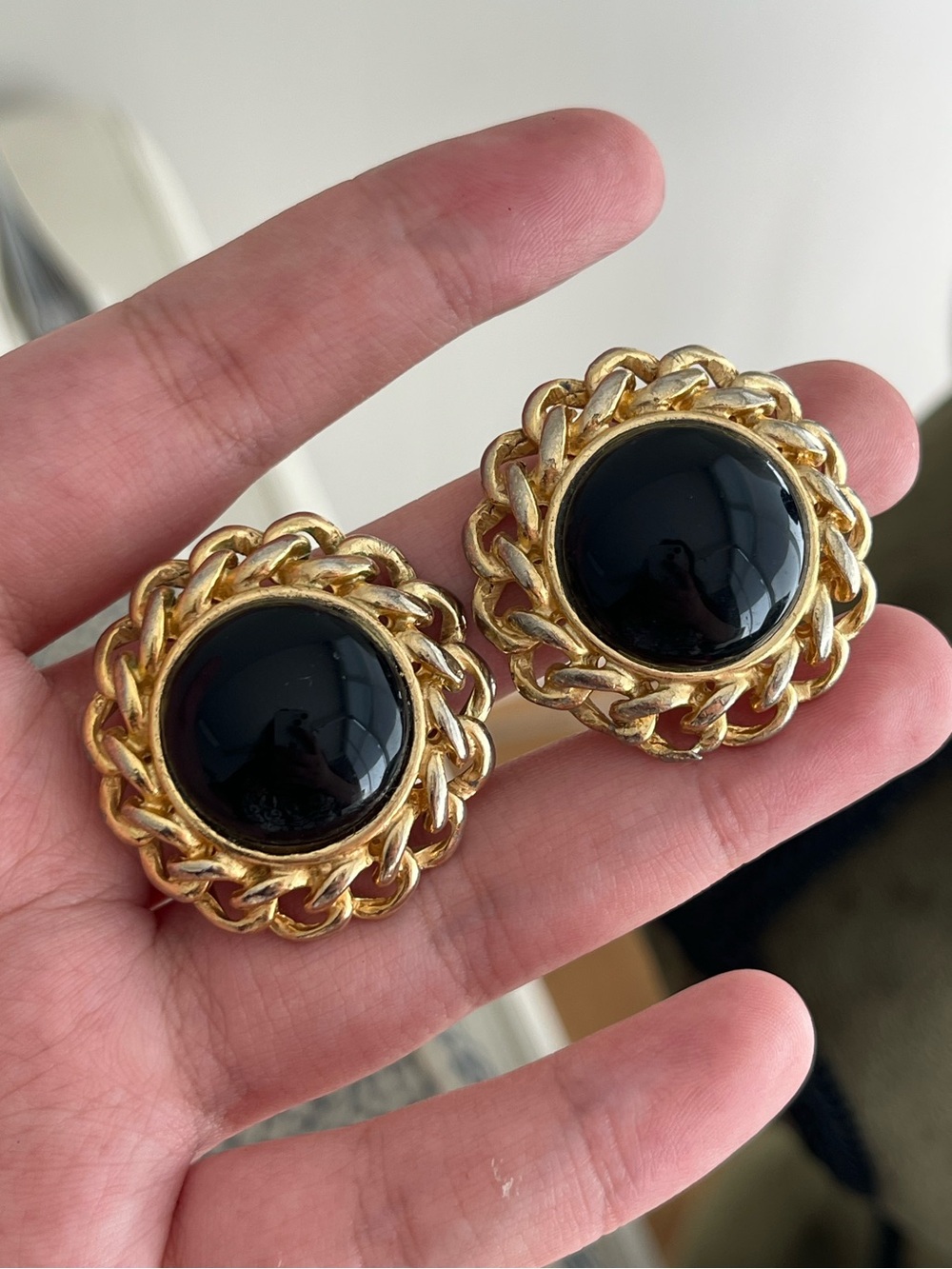 Vintage Gay Boyer Round Black Glass Cabochon Interlocking Chain Clip-On Earrings